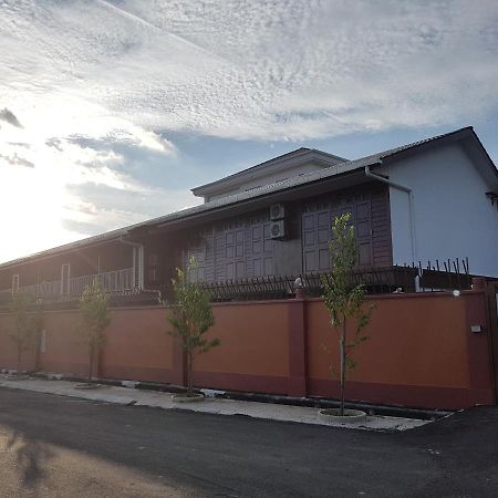 Little Kampung Studio Teluk Intan Eksteriør bilde
